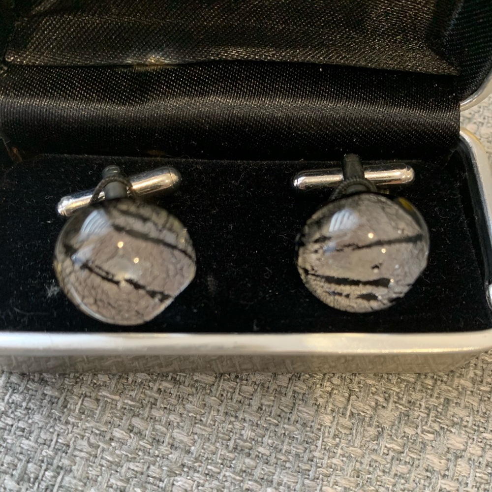 Brand new men’s cuff links - Picture 2 of 4